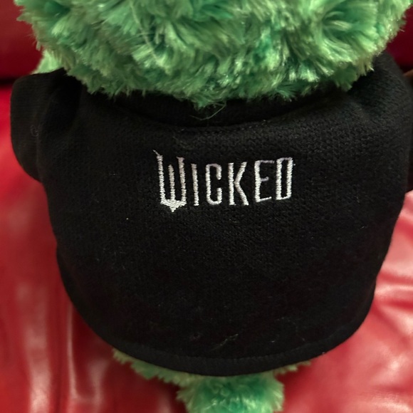 Bloomingdale’s Little Green Bear (Wicked) NWT - Picture 6 of 6
